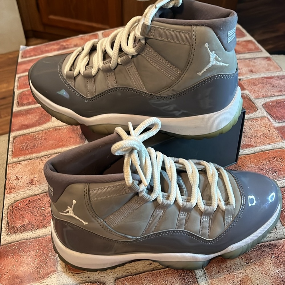 Nike Jordan Gray 11s boys sz 6